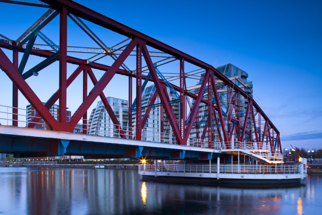 England, Greater Manchester, Salford Quays. NV apartments and Detroit Bridge located along the Manchester Ship Canal in Salford.