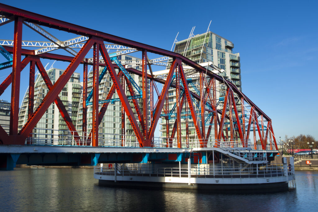 England, Greater Manchester, Salford Quays. NV apartments and Detroit Bridge located along the Manchester Ship Canal in Salford.