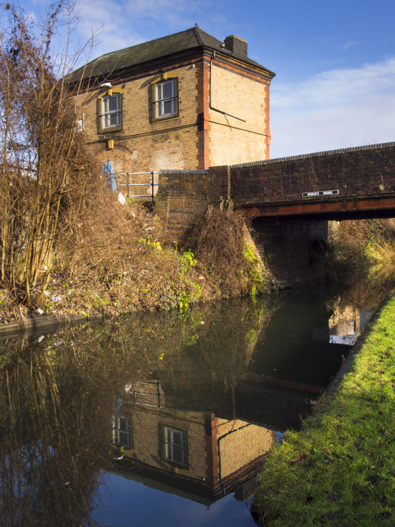 England, West Midlands, Stourbridge Canal. Bowen's Bridge on the Stourbridge Canal near Brierley Hill in the Black Country.