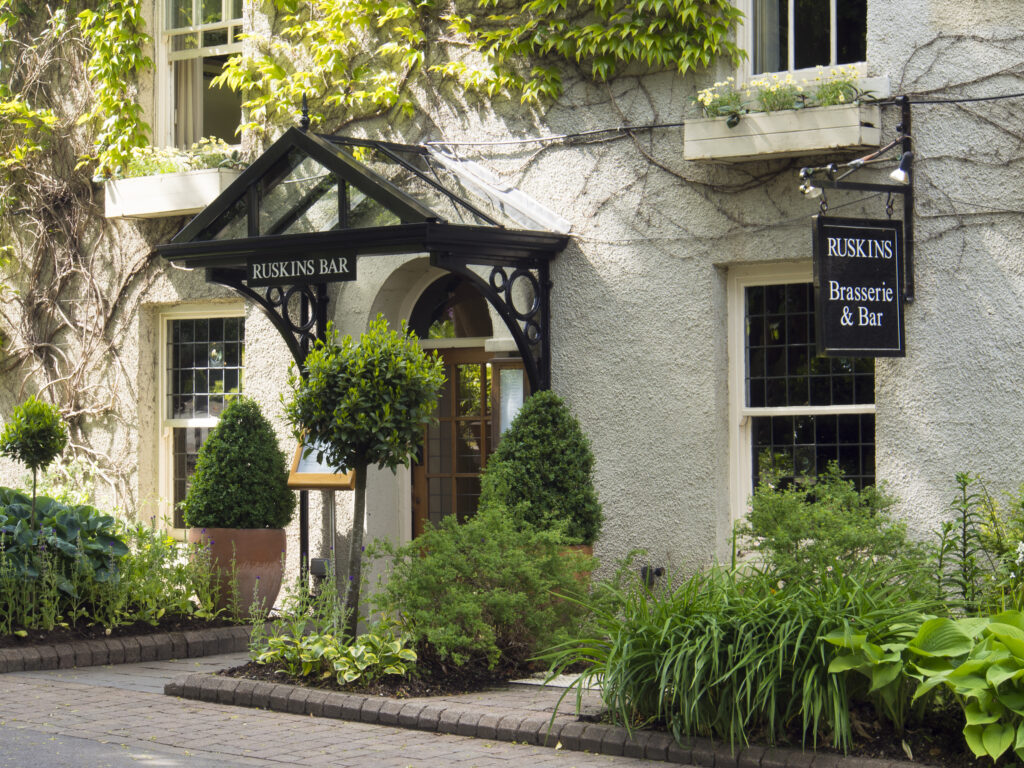 England, Cumbria, Lake District National Park. Ruskins Bar, Lakeside Hotel, Lakeside.