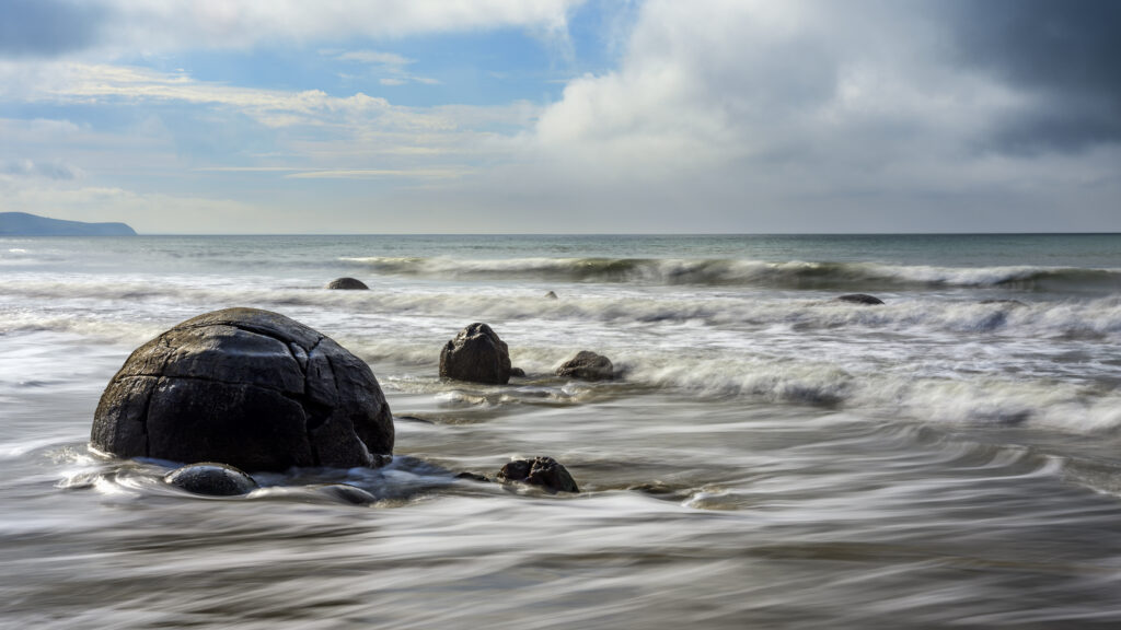 New Zealand, Otago, Moeraki Boulders. The famous spherical Moeraki boulders on the North Otago coast.