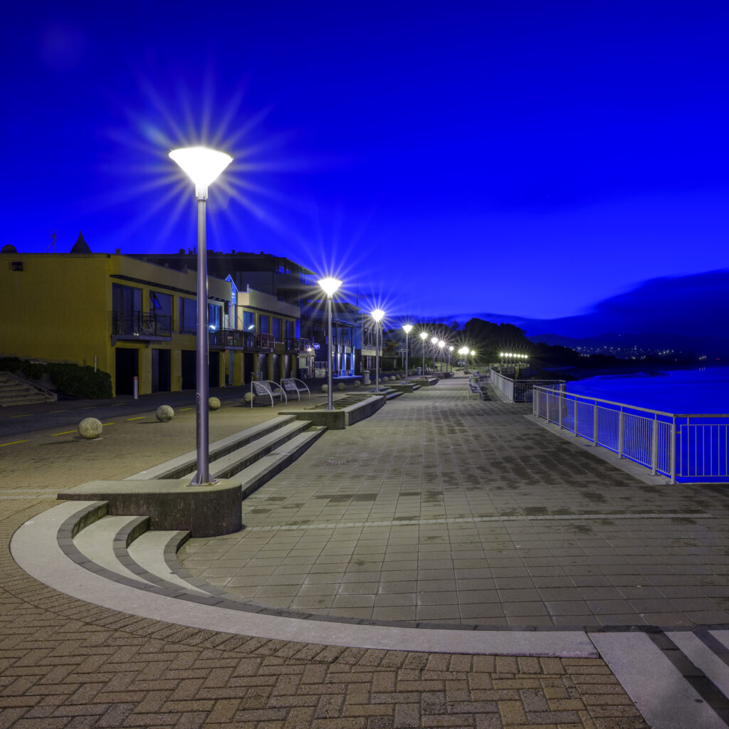 New Zealand, Dunedin, St Clair Beach. The blue tones of pre-dawn at St Clair, a popular seaside resort in Dunedin, Otago.