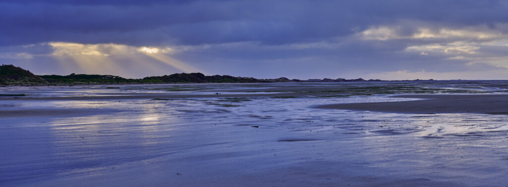 New Zealand, Nelson & Marlborough, Farewell Spit. Dawn at Farewell Spit, a narrow sand spit at the northern end of the Golden Bay.