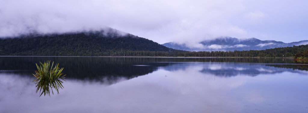 New Zealand, West Coast, Lake Paringa. Lake Paringa in the Te Wāhipounamu South West New Zealand World Heritage Area.