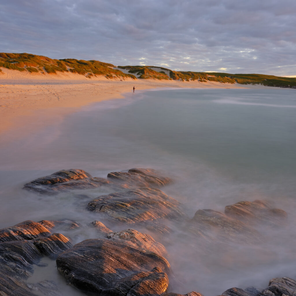 Scotland, Isle of North Uist, Traigh Stir. Sunset at Traigh Stir beach, near Hosta on the Isle of North Uist.