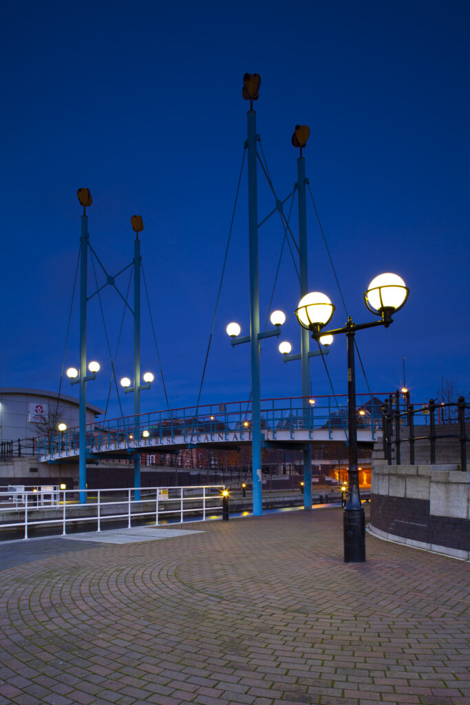 England, Greater Manchester, Salford Quays. Bridge over Mariners Canal near Ontario Basin located on the Salford Quays in the City of Salford in Greater Manchester.