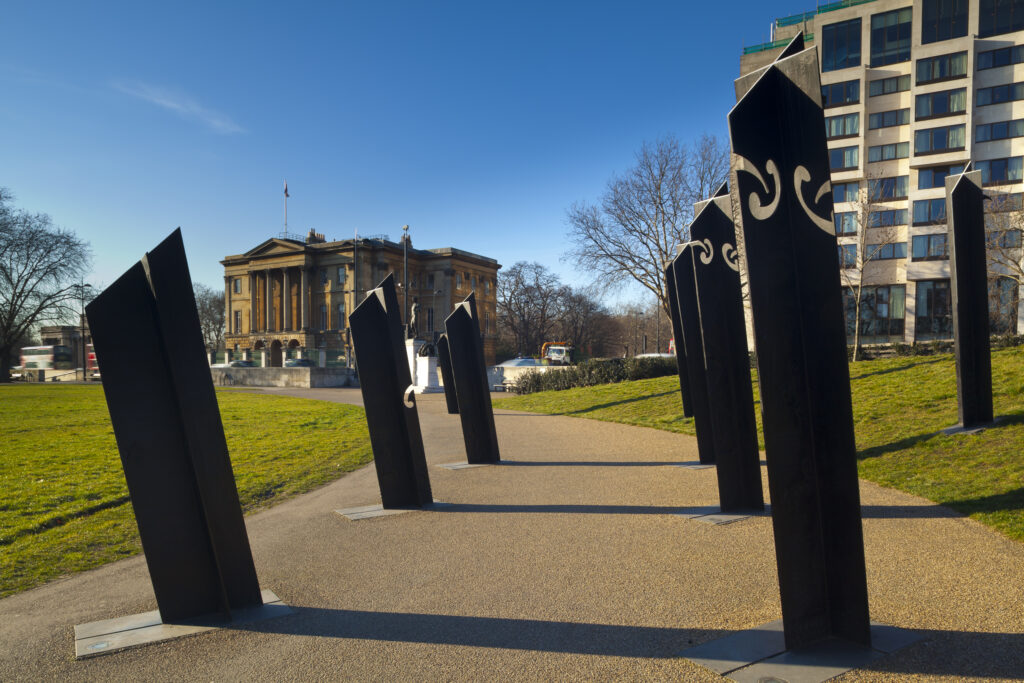 England, London, Hyde Park Corner. New Zealand Memorial with Apsley House in the distance, Hyde Park Corner, London.