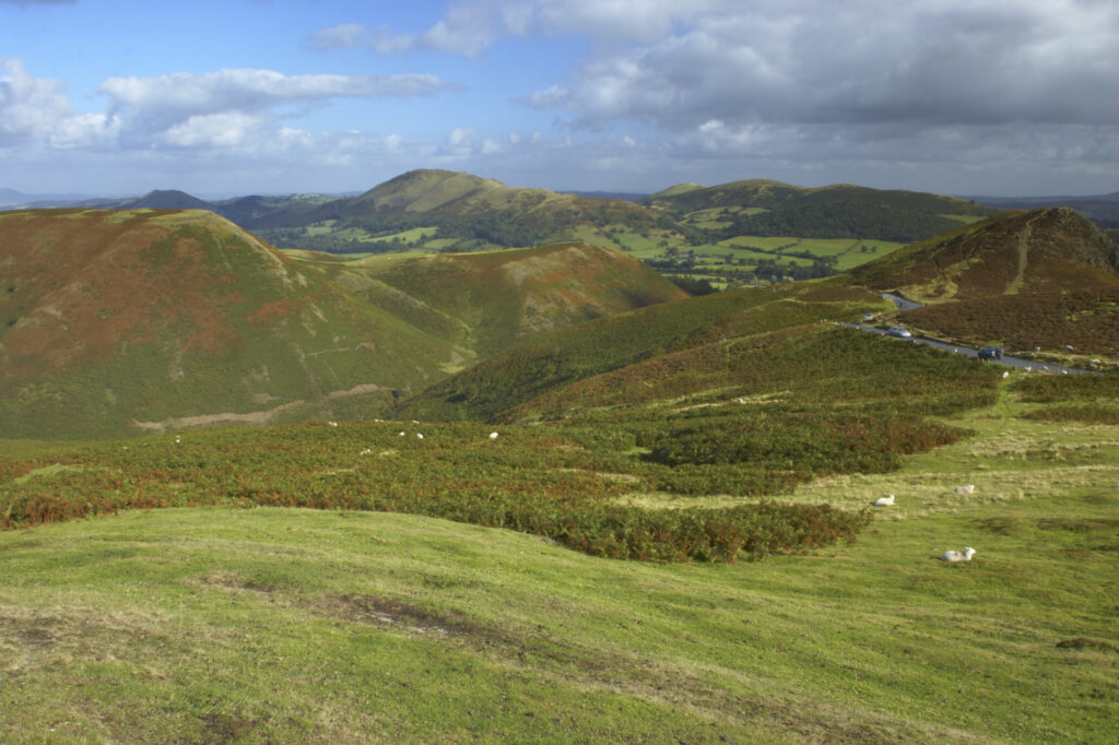 England, Shropshire, The Long Mynd. View from the Long Mynd in early autumn looking across the green and red expanse of this popular hiking and gliding plateau in the west midlands.