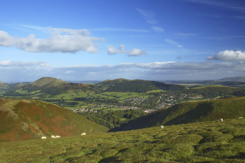 England, Shropshire, The Long Mynd. View from the Long Mynd in early autumn looking across the green and red expanse of this popular hiking and gliding plateau in the west midlands.