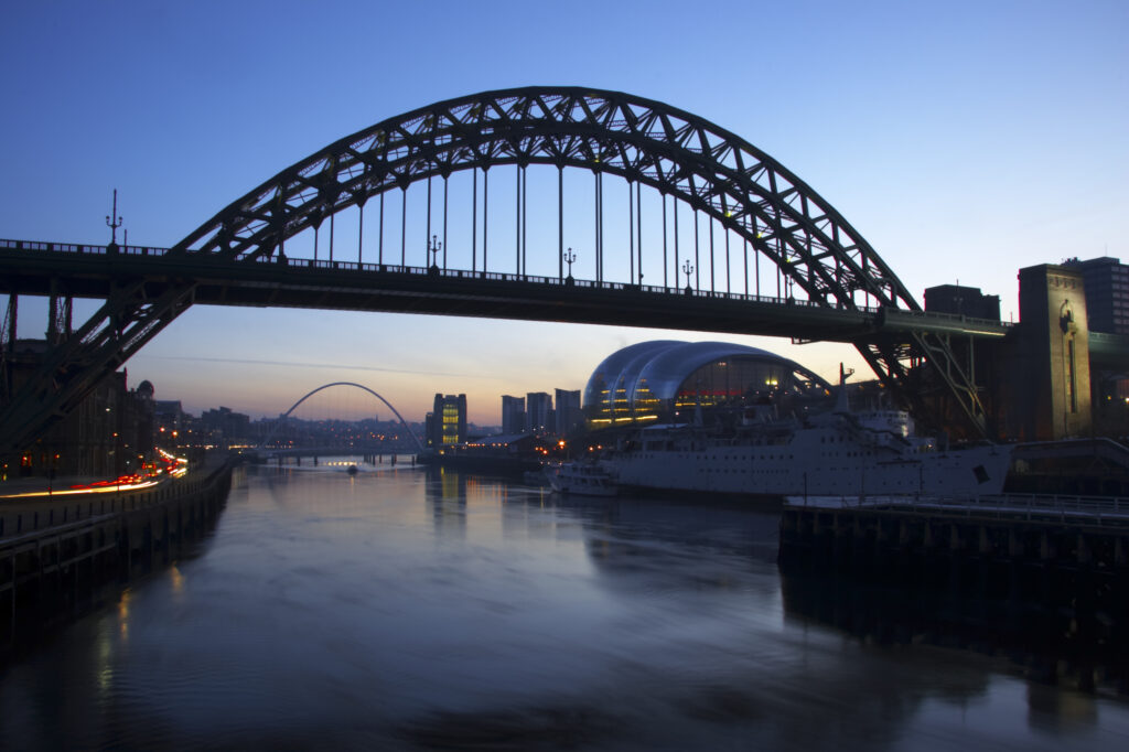England, Tyne & Wear, Newcastle Upon Tyne. The famous Tyne Bridge in the city of Newcastle Upon Tyne.