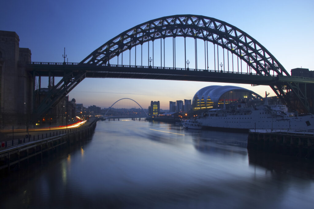 England, Tyne & Wear, Newcastle Upon Tyne. The famous Tyne Bridge in the city of Newcastle Upon Tyne.