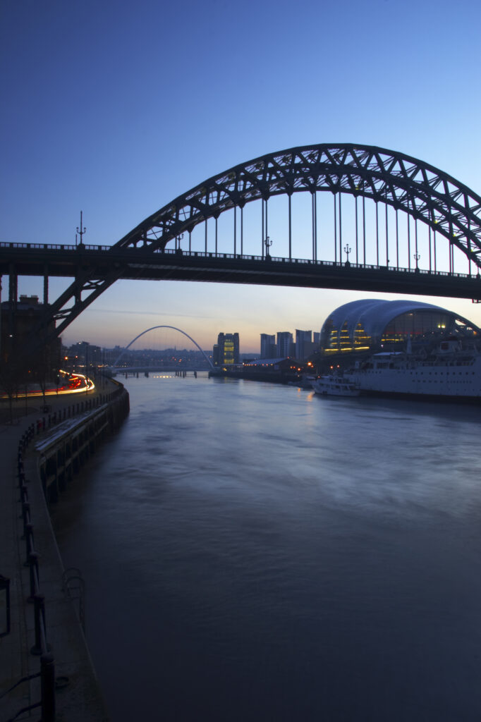 England, Tyne & Wear, Newcastle Upon Tyne. The famous Tyne Bridge in the city of Newcastle Upon Tyne.