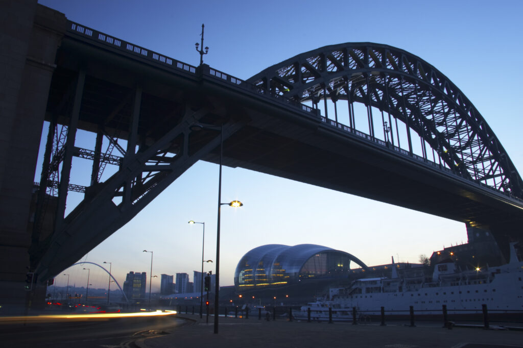 England, Tyne & Wear, Newcastle Upon Tyne. The famous Tyne Bridge in the city of Newcastle Upon Tyne.