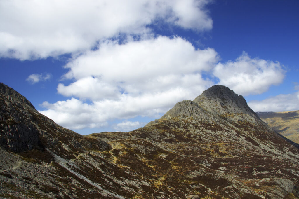Wales, Caernarfonshire, Snowdonia National Park. The dramatic landscape surrounding the mountain peak of Tryfan, located in the Ogwen Valley.