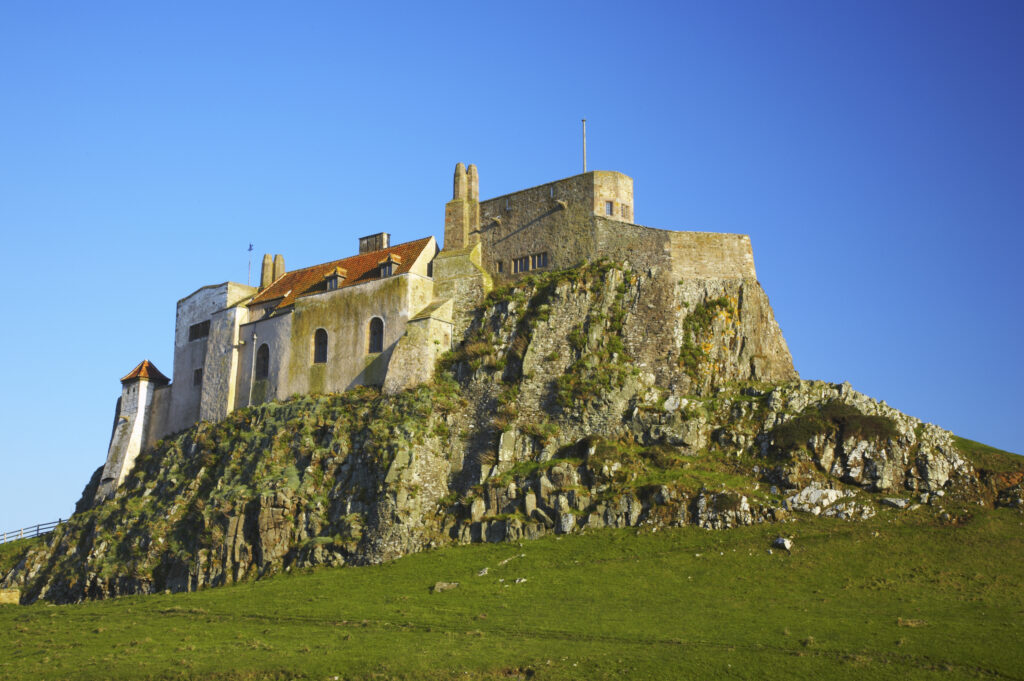England, Northumberland, Lindisfarne / Holy Island. Lindisfarne Castle (National Trust) located upon Holy Island, part of the Northumberland Heritage Coast.