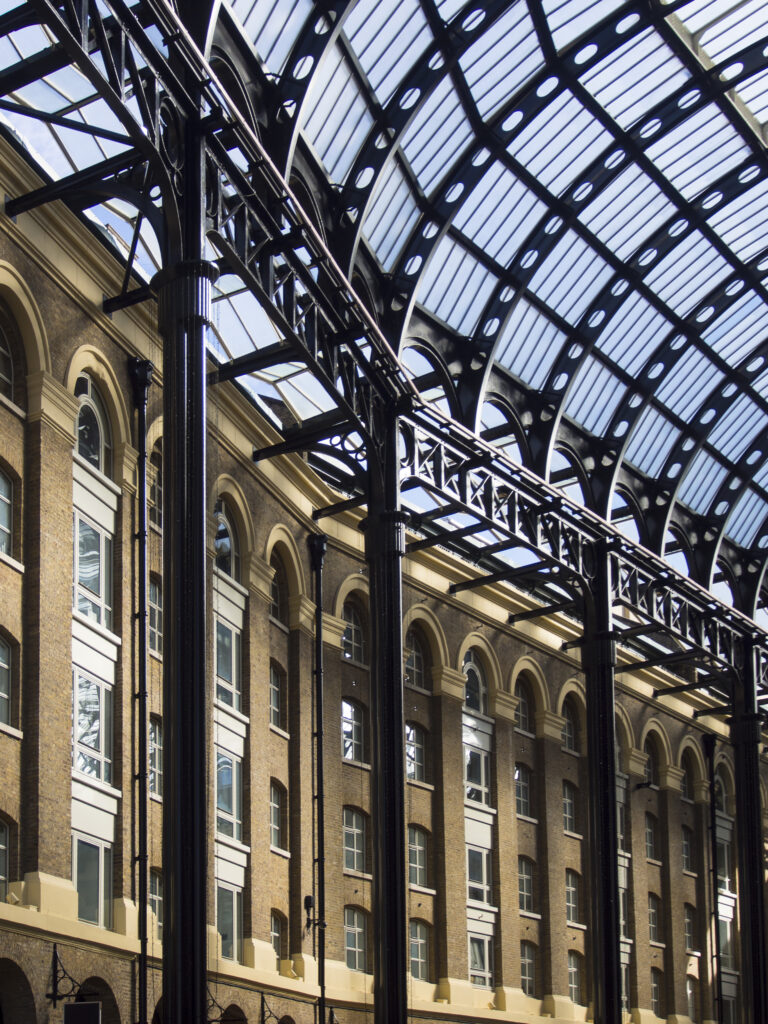 England, London, Hay's Galleria. Hay's Galleria, a popular riverside shopping & tourist attraction near the Jubilee Walk situated on the south bank of the River Thames