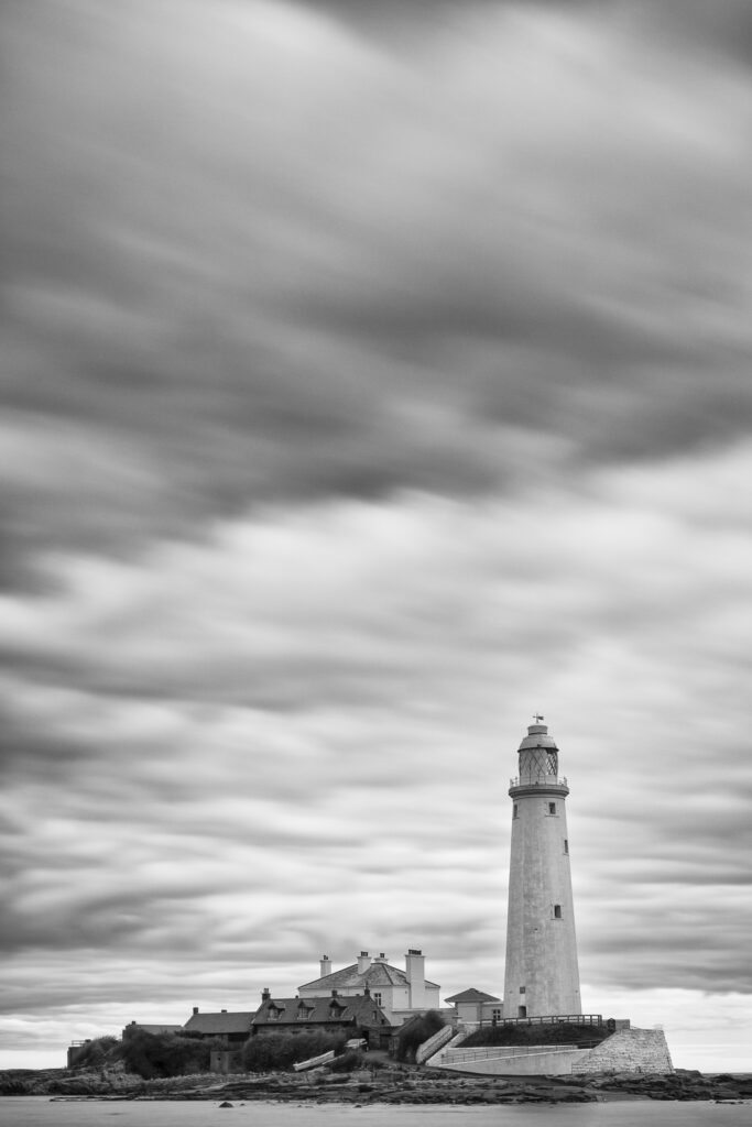 England, Tyne & Wear, St Marys Island & Lighthouse. St Mary's Island and Lighthouse near the town of Whitley Bay & the Northumberland Coast.