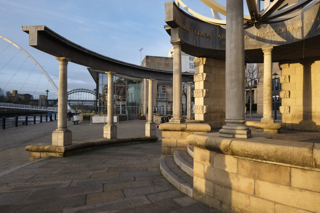 England, Tyne & Wear, Newcastle Upon Tyne. Looking from the Swirle Pavilion by Raf Fulcher, towards the Millenium Bridge & Sage Building on the Newcastle quayside.