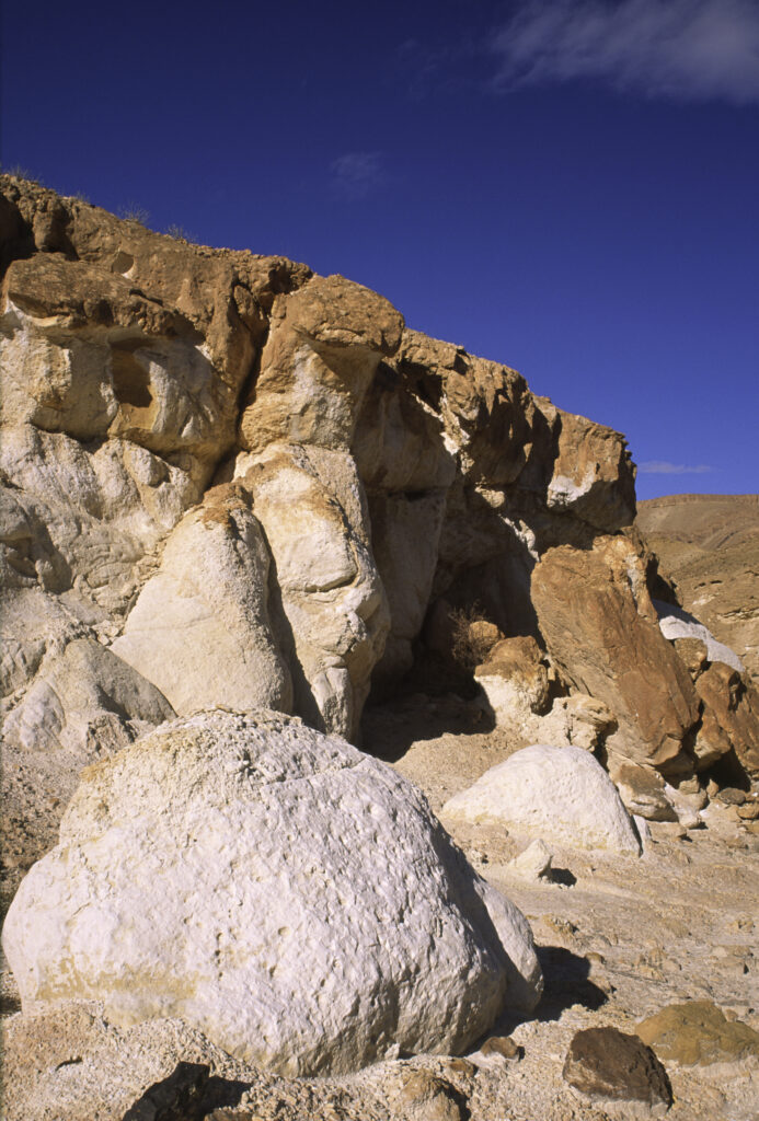 TUNISIA, Chebika Region, Tamerza. The colourful rocks and features of the landscape surrounding the town.