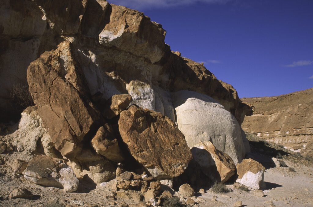 TUNISIA, Chebika Region, Tamerza. The colourful rocks and features of the landscape surrounding the town.