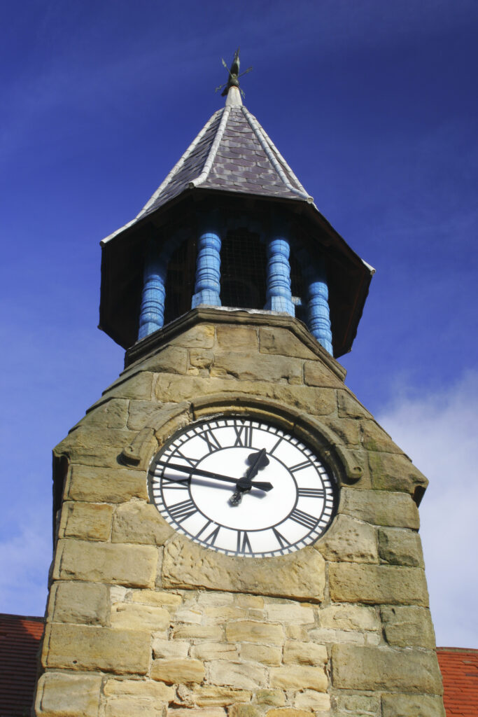 England, Tyne and Wear, Cullercoats. The local North Tyneside landmark of the cullercoats clock located in the listed Watch House building overlooking the bay.
