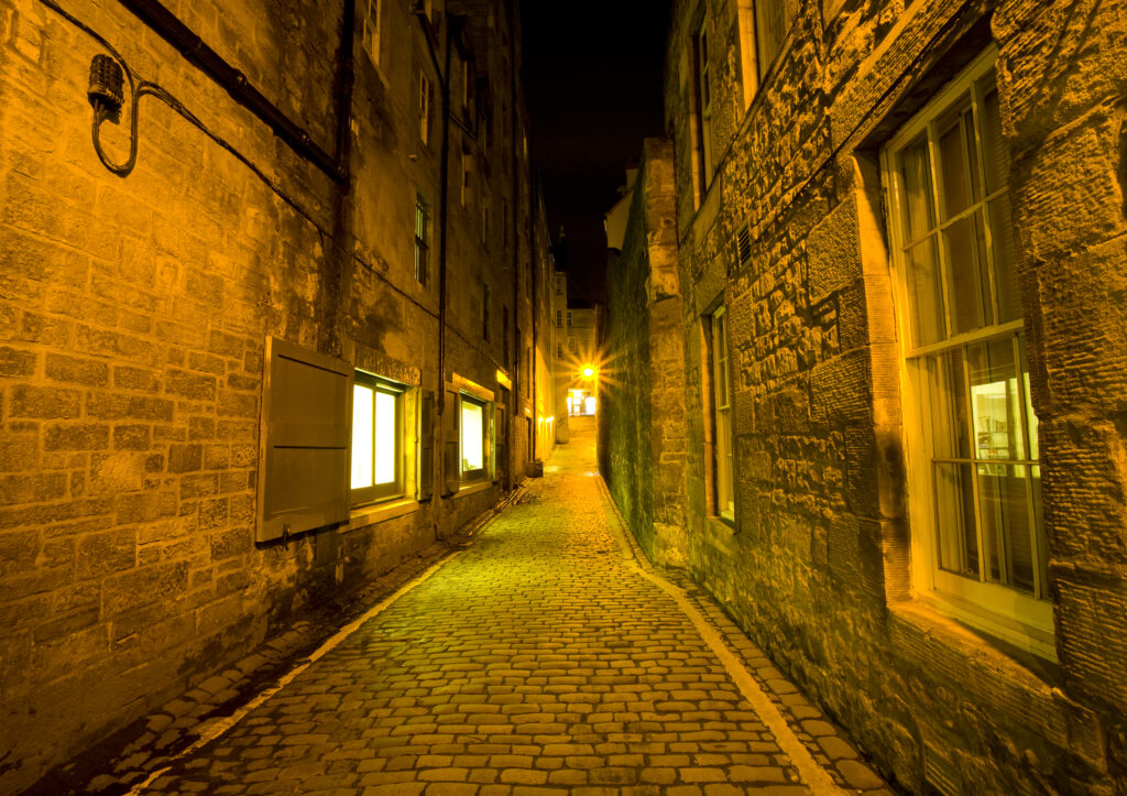 Scotland, Edinburgh, Edinburgh City. Backstreet Edinburgh Alley near the Grassmarket.