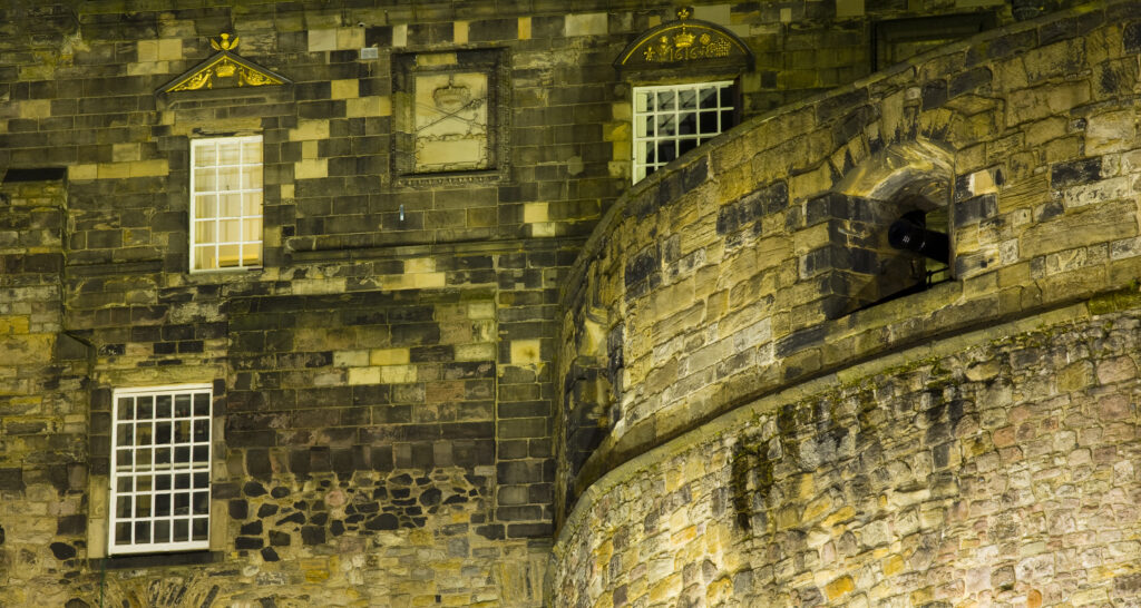 Scotland, Edinburgh, Edinburgh Castle. Cannon overlooking the frontage of the Edinburgh Castle.