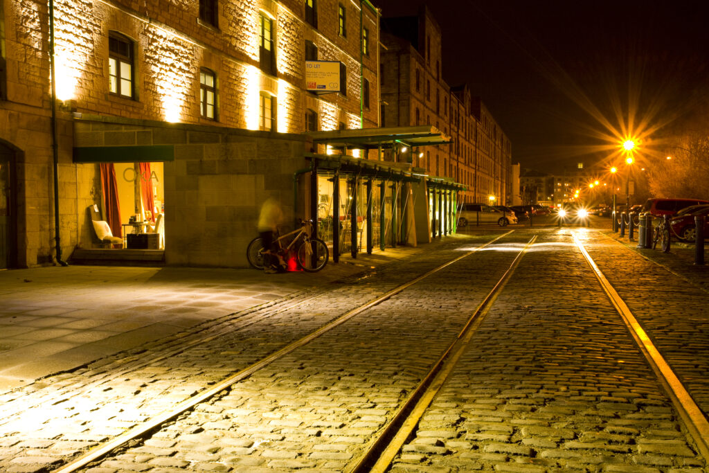 Scotland, Edinburgh, Leith. Cobbled pedestrian walkway on the Leith Commercial Quay.