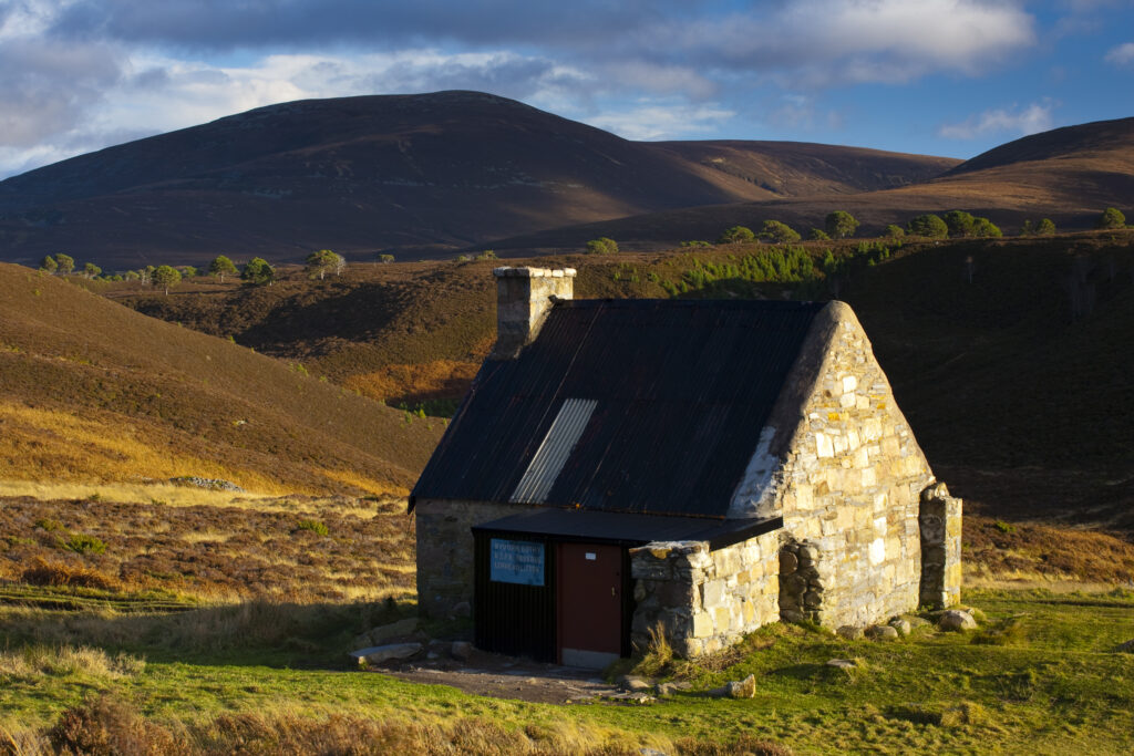 Scotland, Scottish Highlands, Cairngorms National Park. Ryvoan Bothy located on the Ryvoan Pass situated within the Abernethy National Nature Reserve (RSPB). The Ryvoan Bothy is used as a mountain refuge for walkers, hikers, mountain bikers and hunters.