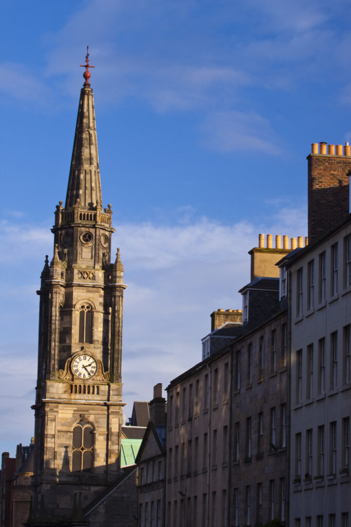 Scotland, Edinburgh, Royal Mile. Looking down the Royal Mile towards the Tron Kirk.