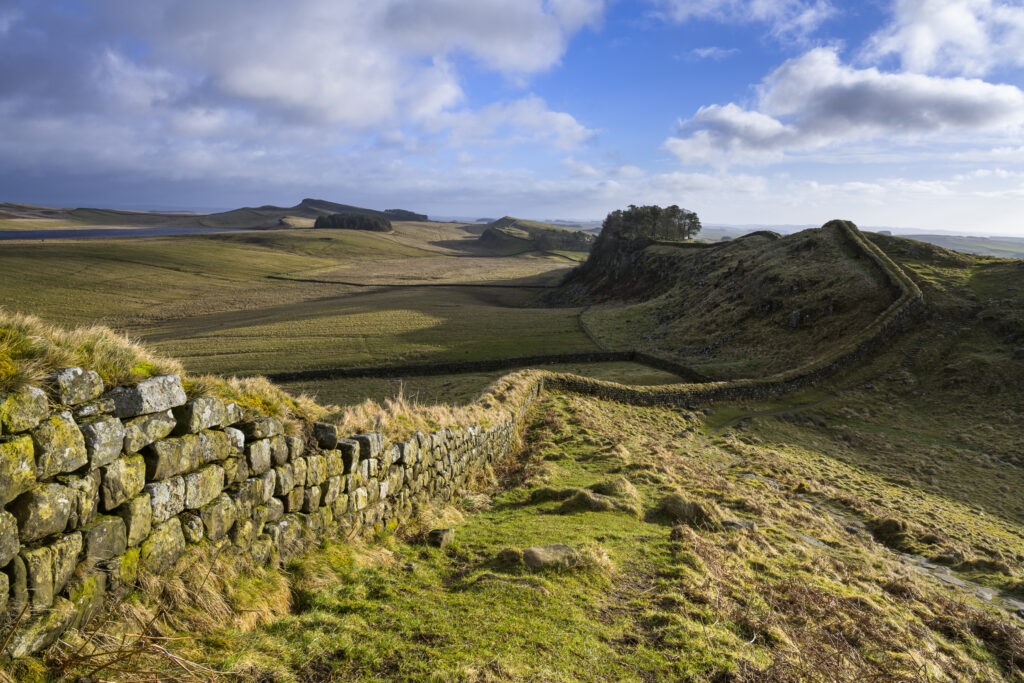 England, Northumberland, Hadrian's Wall. View along Hadrian's Wall from Hotbank Crags, a UNESCO World Heritage Site.