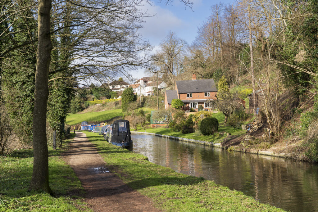 England, West Midlands, Kinver. Narrowboat moored on the Staffordshire and Worcestershire Canal near Kinver