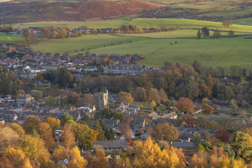 England, Northumberland, Rothbury. The market town of Rothbury viewed above from the nearby hills of the Rothbury Terraces.
