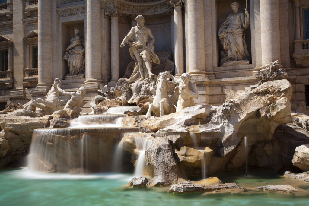 Italy, Lazio, Rome. The Trevi Fountain (Fontana di Trevi) located in the Trevi rione.