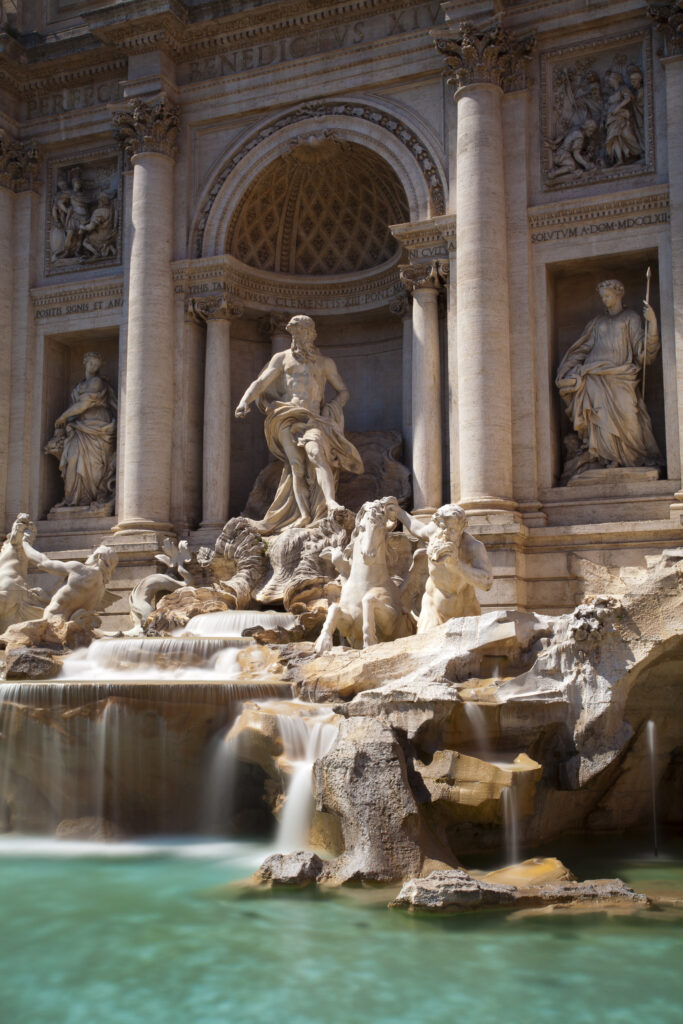 Italy, Lazio, Rome. The Trevi Fountain (Fontana di Trevi) located in the Trevi rione.