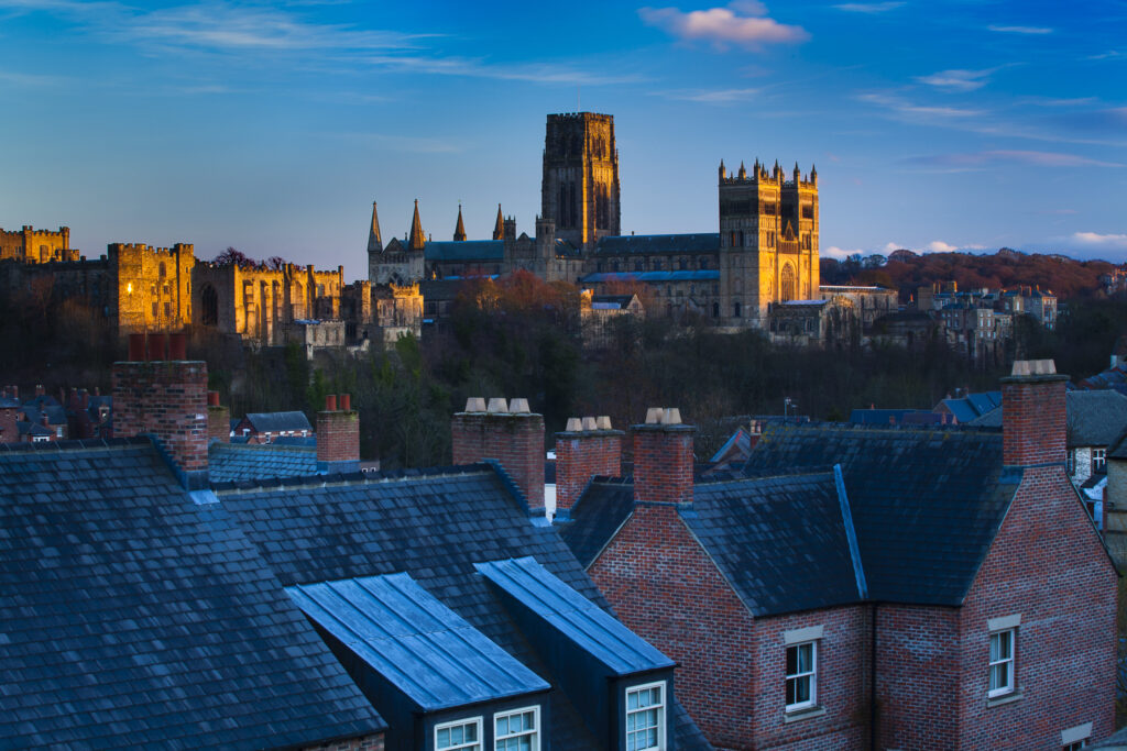 England, County Durham, Durham City. Skyline of the city of Durham, with Durham Castle and Cathedral on the horizon