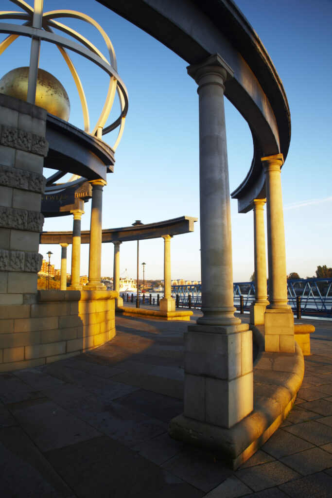 England, Tyne & Wear, Newcastle Upon Tyne. Monument near the river Tyne, along the regenerated Newcastle upon tyne quayside.