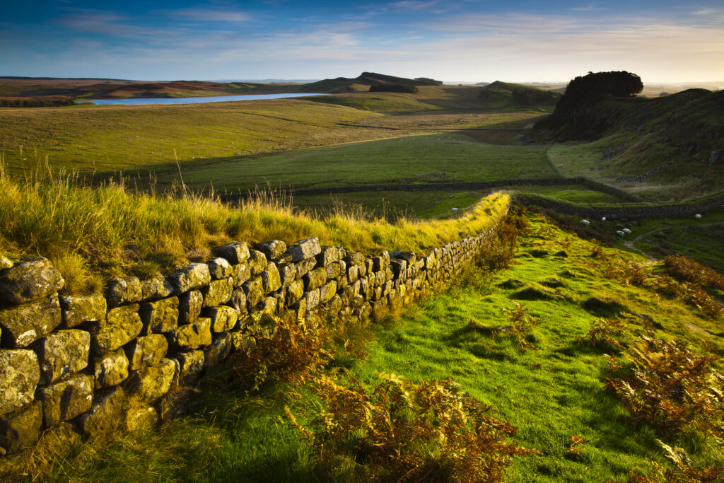 England, Northumberland, Hadrian's Wall. View along Hadrian's Wall from Hotbank Crags, a UNESCO World Heritage Site.