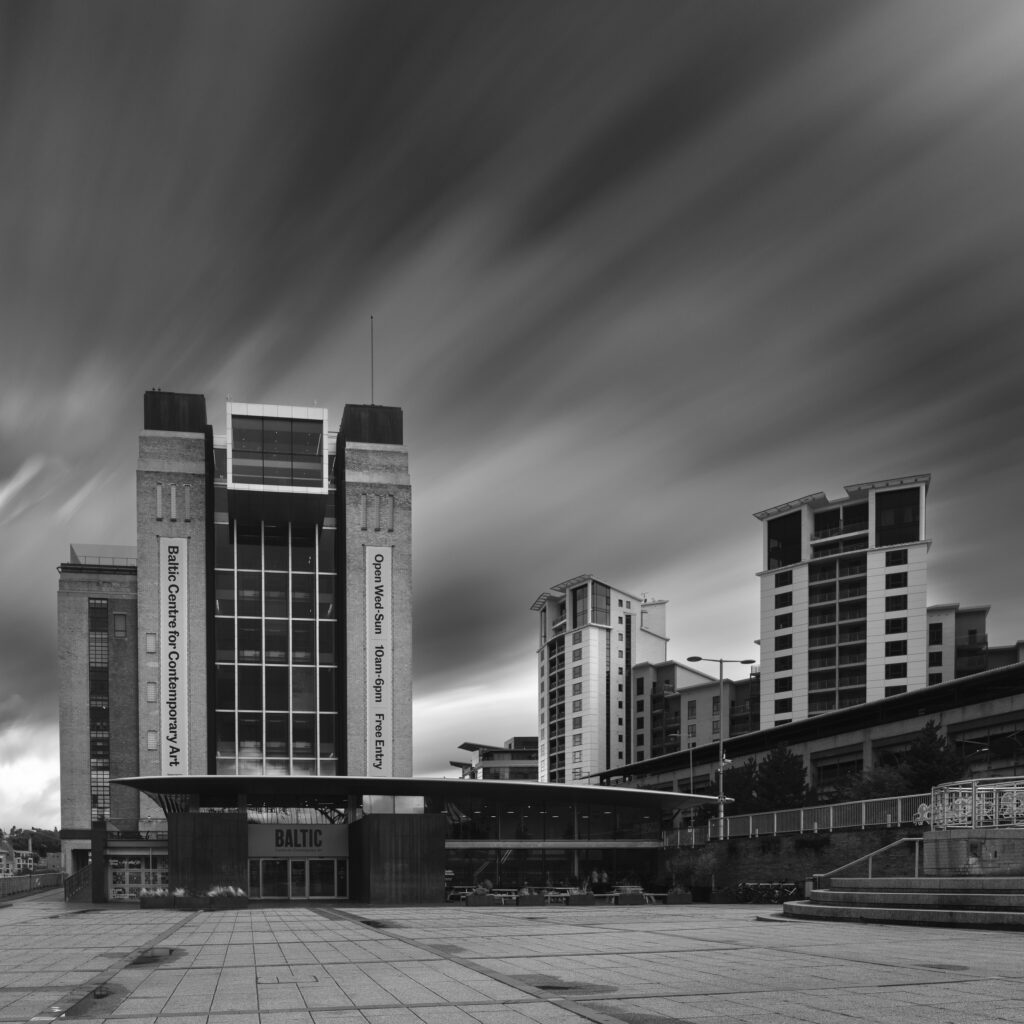 England, Tyne and Wear, Newcastle Upon Tyne. The Baltic Building located alongside the River Tyne and Newcastle / Gatehead Quayside.