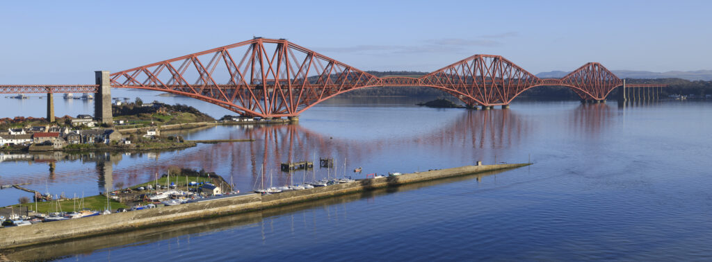 Scotland, Edinburgh, Forth Bridge.